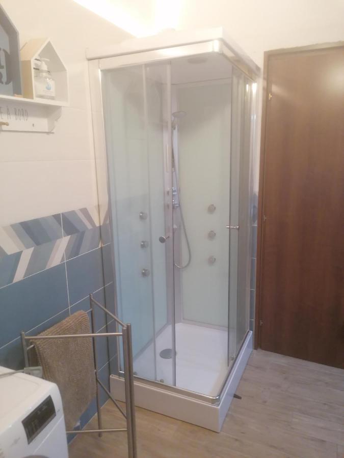 Emmanueli65 Fronte Clinica Per 5 Matrimoniale 2 Singoli 1 Divano Letto ピアチェンツァ エクステリア 写真