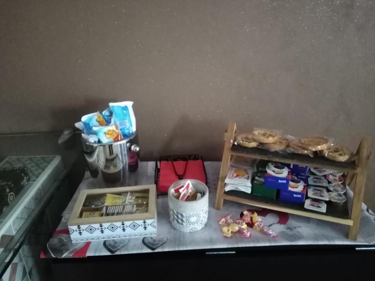 Emmanueli65 Fronte Clinica Per 5 Matrimoniale 2 Singoli 1 Divano Letto ピアチェンツァ エクステリア 写真