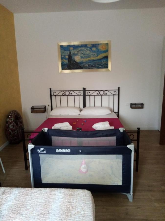 Emmanueli65 Fronte Clinica Per 5 Matrimoniale 2 Singoli 1 Divano Letto ピアチェンツァ エクステリア 写真